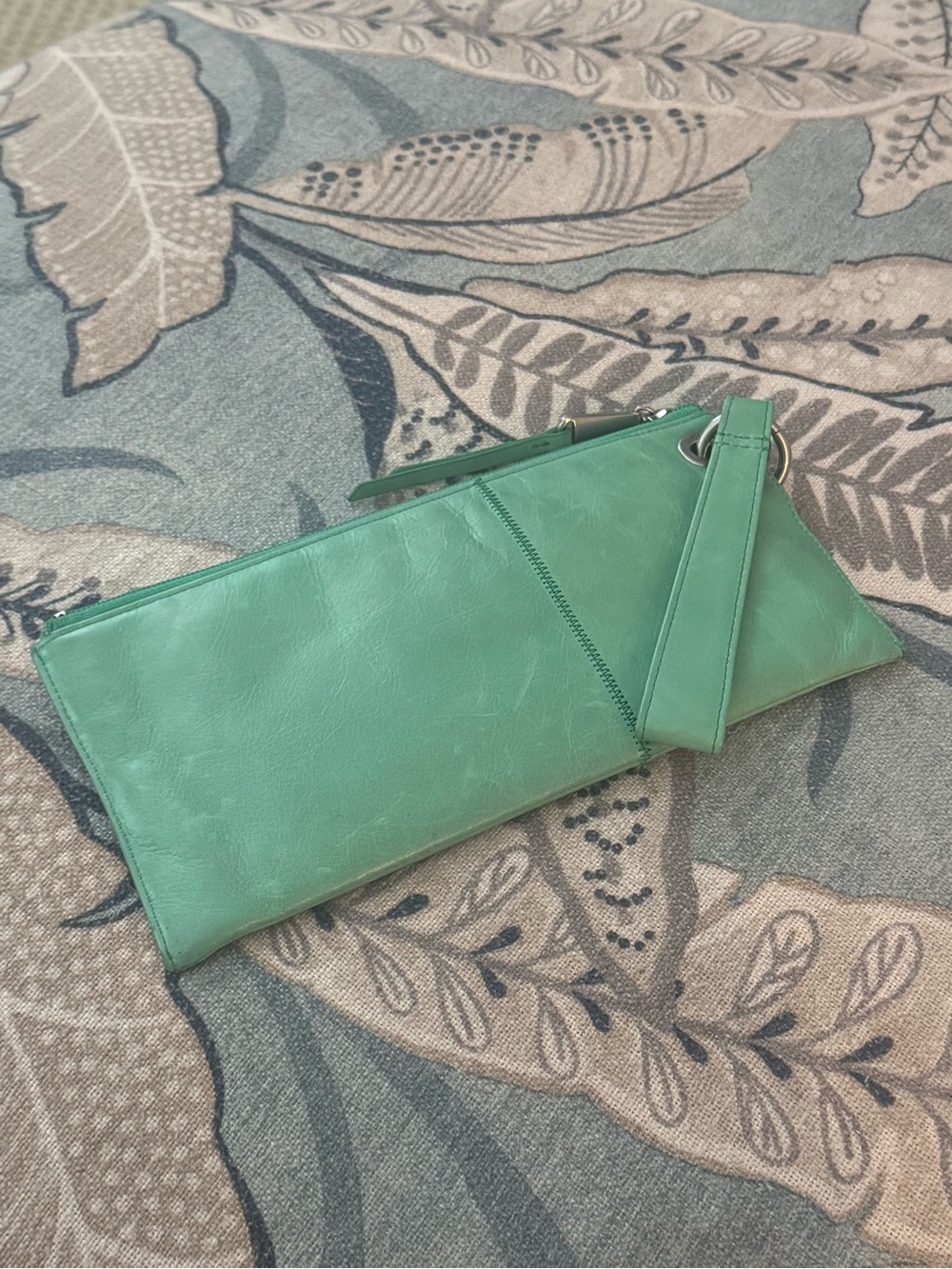❤️ HOBO Mint Green Leather Wristlet Clutch